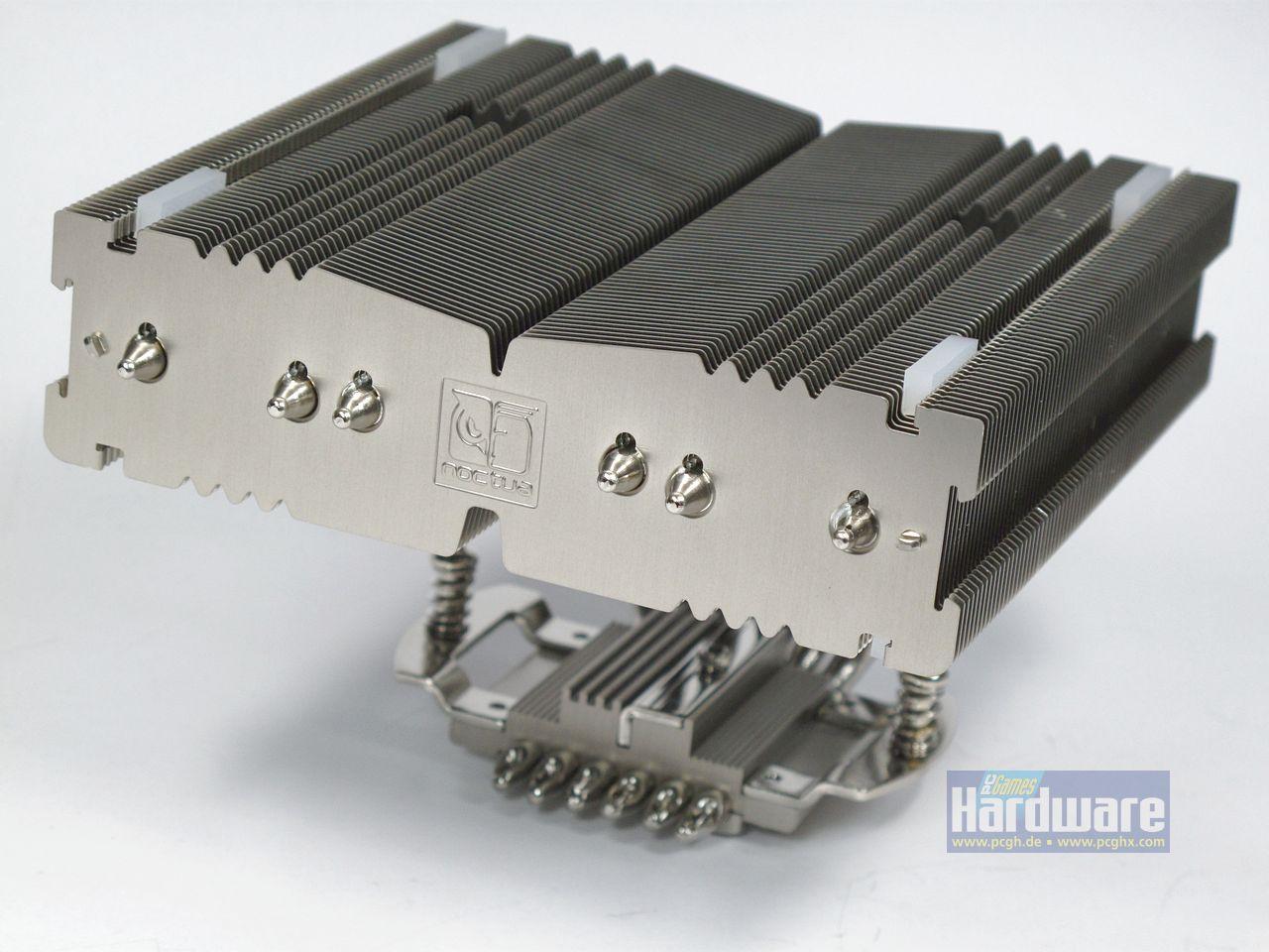 [12/01/2012] Noctua NH-C14: Die Farbgebung der Noctua-Lüfter ist Geschmackssache, die Kühlkörper sehen aber makellos aus.