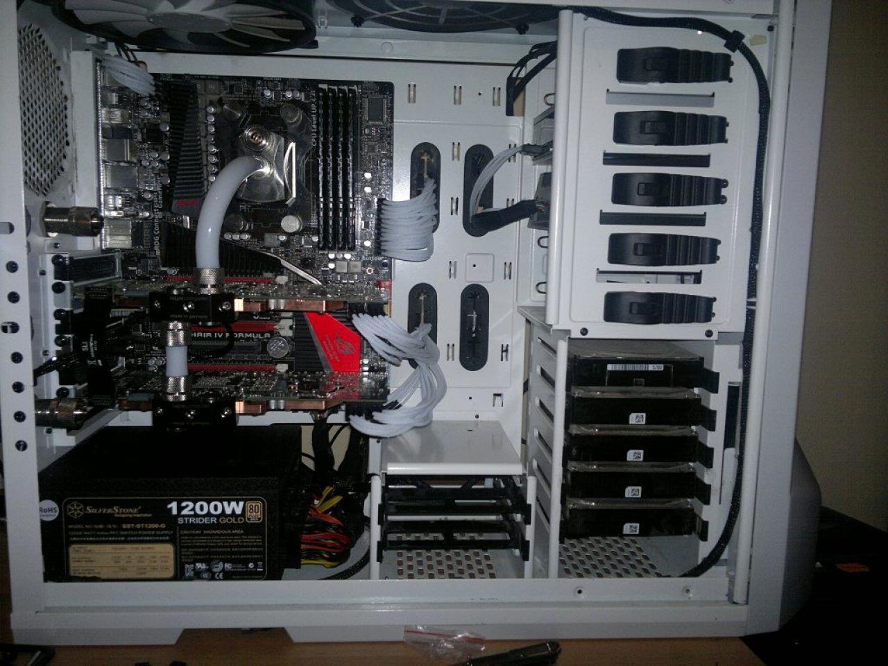 [10/01/2012] Verrücktes Twin-Tower-Projekt: Ein eigenes PC-Gehäuse nur für die Kühlung (13)