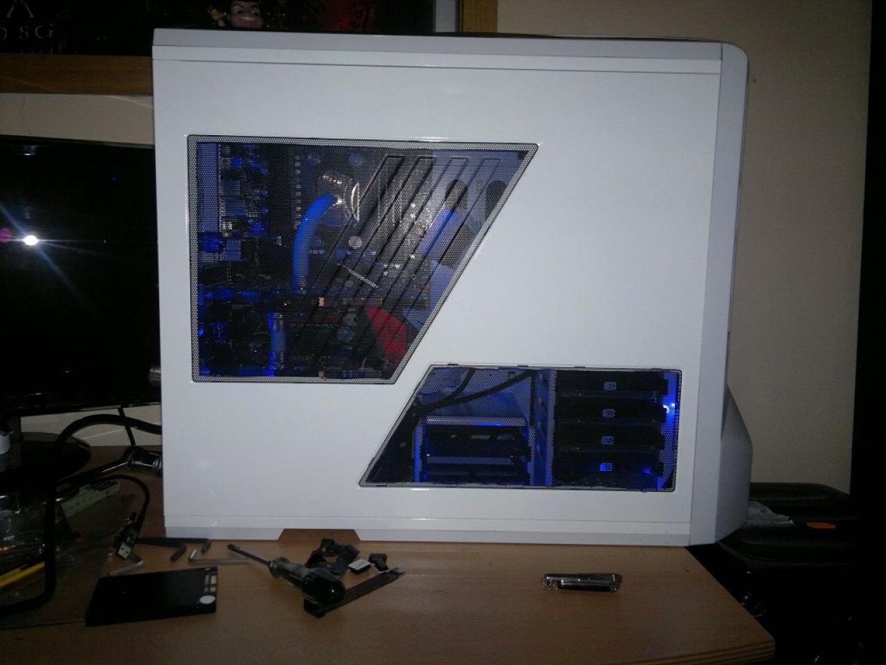 [10/01/2012] Verrücktes Twin-Tower-Projekt: Ein eigenes PC-Gehäuse nur für die Kühlung (2)