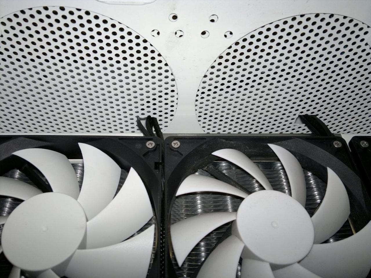 [10/01/2012] Verrücktes Twin-Tower-Projekt: Ein eigenes PC-Gehäuse nur für die Kühlung (18)