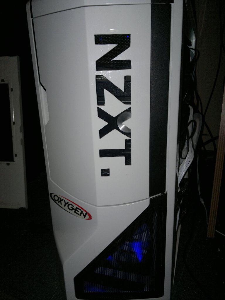 [10/01/2012] Verrücktes Twin-Tower-Projekt: Ein eigenes PC-Gehäuse nur für die Kühlung (24)
