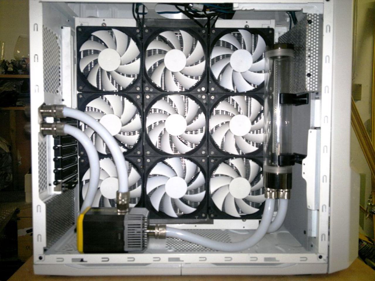 [10/01/2012] Verrücktes Twin-Tower-Projekt: Ein eigenes PC-Gehäuse nur für die Kühlung (28)