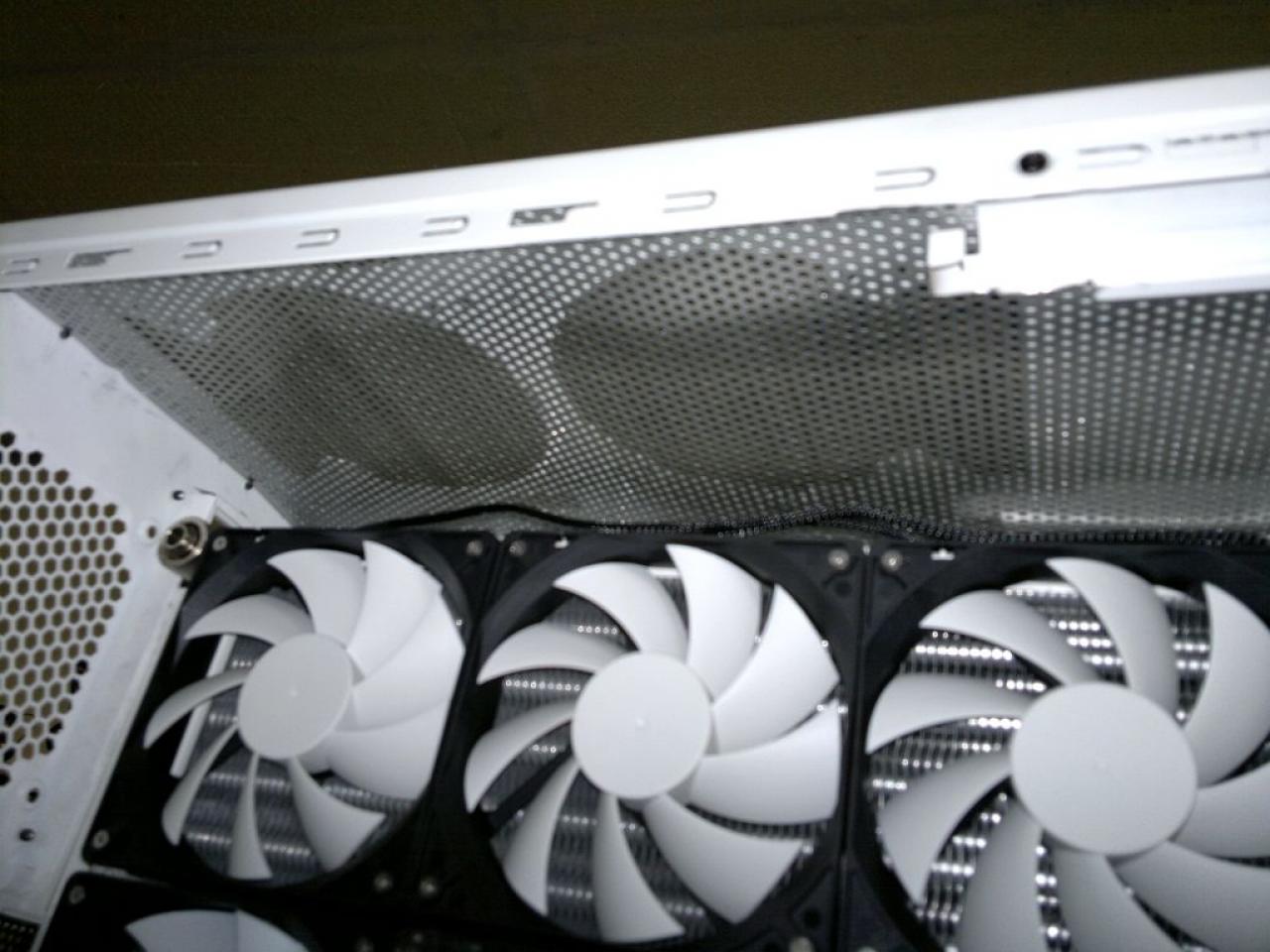 [10/01/2012] Verrücktes Twin-Tower-Projekt: Ein eigenes PC-Gehäuse nur für die Kühlung (31)