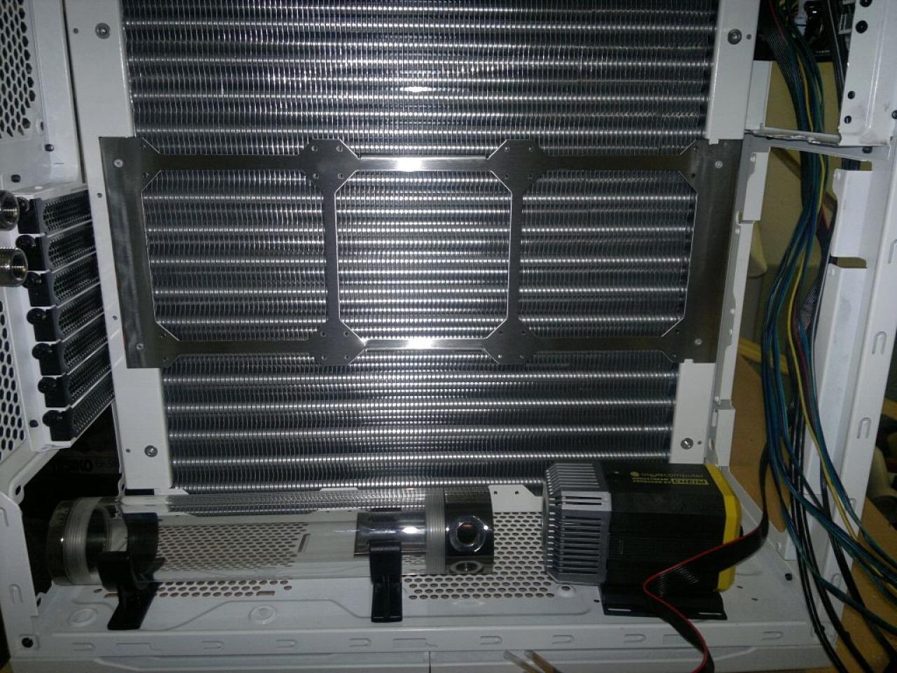 [10/01/2012] Verrücktes Twin-Tower-Projekt: Ein eigenes PC-Gehäuse nur für die Kühlung (44)