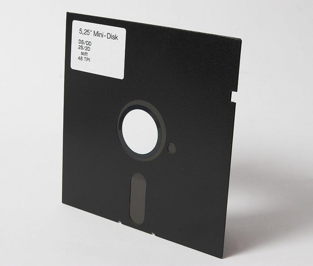 [09/02/2012] 5,25-Zoll-Diskette: Entwickelt 1976. Erste Laufwerke ab 1978 von Teac, weite Verbreitung in IBM PCs und Commodore 64