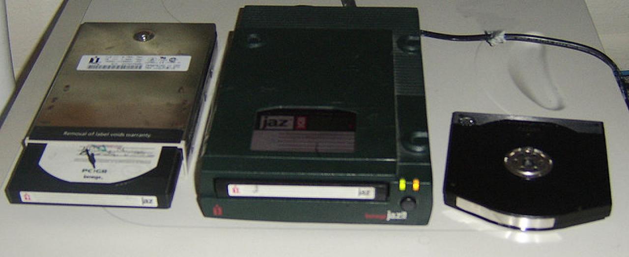 [09/02/2012] Iomega Jaz: Laufwerk und Datenträger