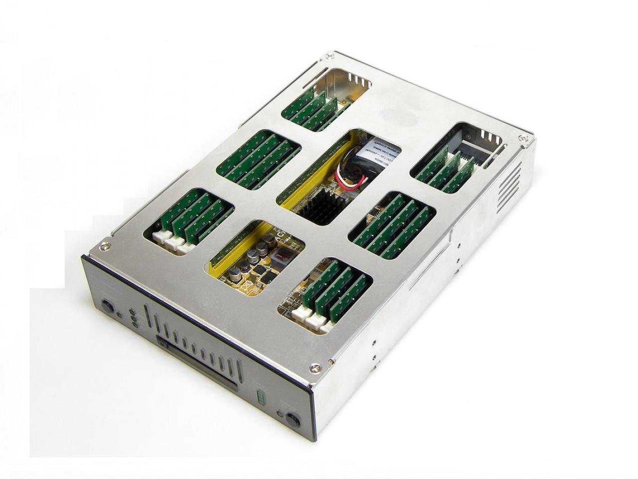 [09/02/2012] Alternative: DRAM plus konstante Spannungsversorgung und aus einer RAM-Disk wird ein Solid-State-Laufwerk. Hier beispielhaft ein Acard Hyperdrive