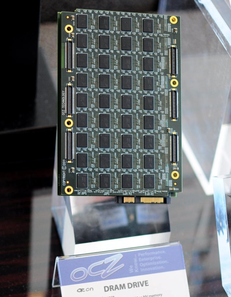 [09/02/2012] OCZ Aeon: DRAM Drive mit spezieller Technik, um Daten auch bei Stromausfall erhalten zu können.