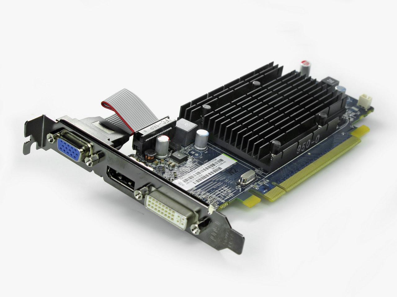 [27/02/2012] AMD Ati Radeon HD 5450 (Feb. 2010), hier das Modell von Sapphire. Basierend auf dem Cedar-Chip bringt die Karte zwar DirectX-11-Features ins Einsteigersegment, ist für 