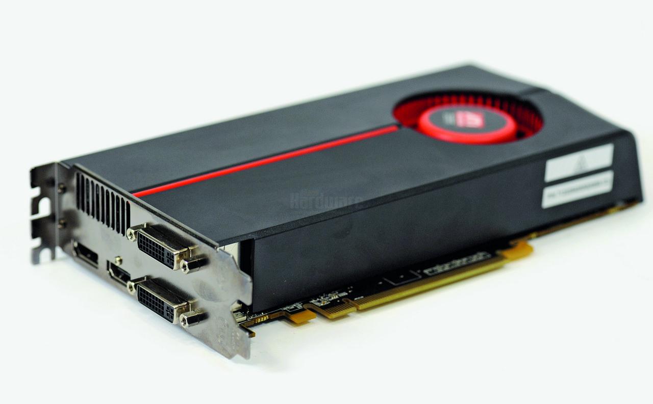 [27/02/2012] AMD Radeon HD 6770 (Jan. 2011): Kommt Ihnen der Anblick bekannt vor? Richtig: AMD dachte sich, dass nicht nur neue Besen, sondern vielleicht auch schon einfach nur neue Namen gut kehren und so veröffentlichte man die Juniper-basierte HD-5700-Reihe einfach um einen 