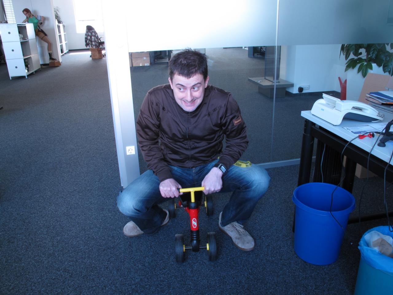 [10/02/2012] Vorbildlich! Der Umwelt zuliebe ist Chefredakteur Thilo auf ein verbrauchsärmeres Fahrzeug umgestiegen.
