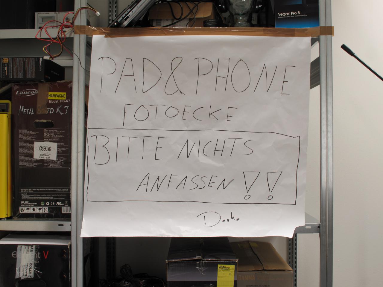 [10/02/2012] Hinter dieser formschönen Verkleidung versteckt sich die neue, professionelle Fotonische der Pad & Phone. Spätestens im März mit der Veröffentlichung der neuen Ausgabe wissen Sie, was sich dahinter verbirgt.