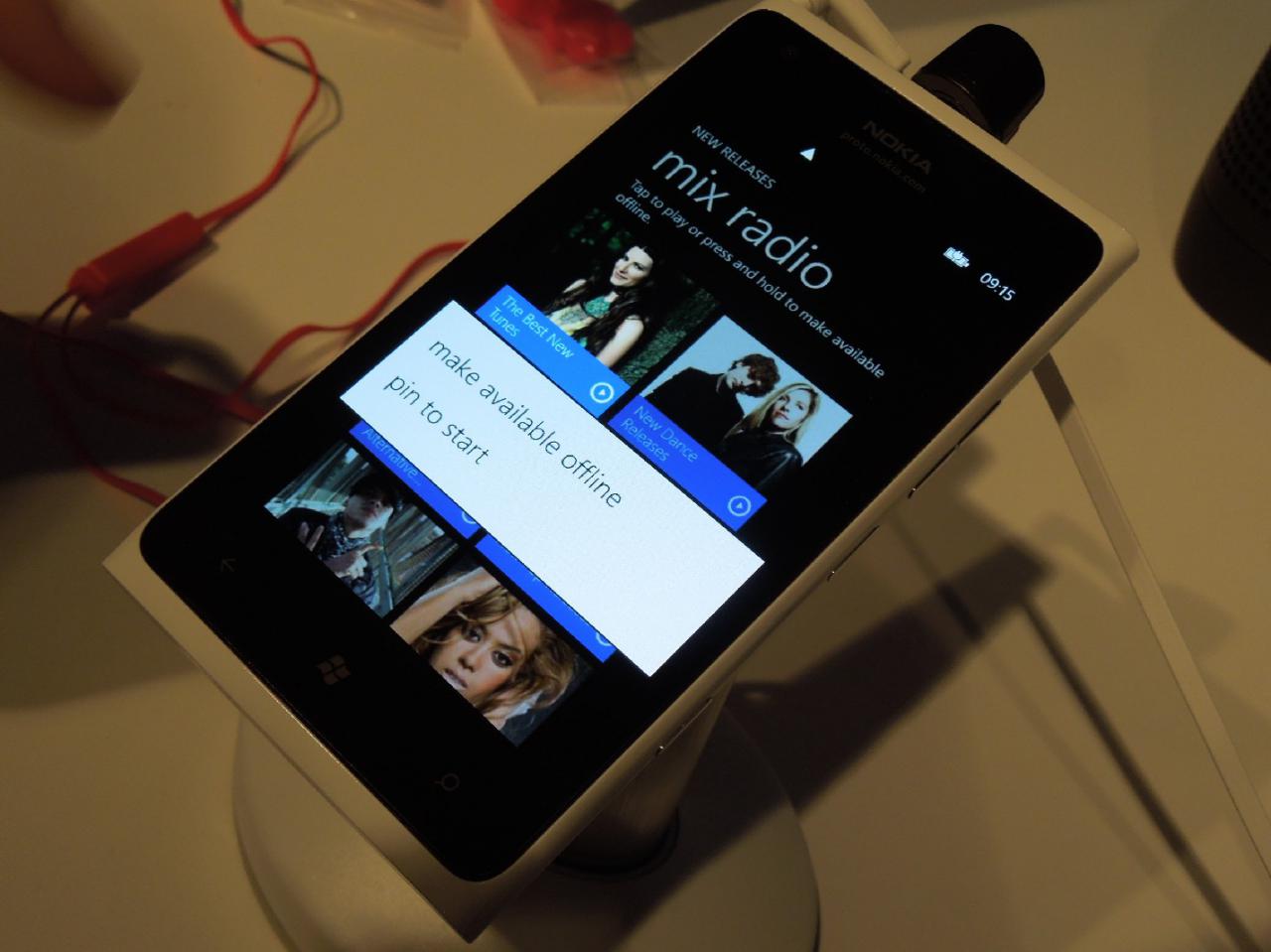 [27/02/2012] Nokia Lumia 900 und Lumia 610 (190 Euro) im Hans-on-Test mit Nokia Music und Nokia Read (5)