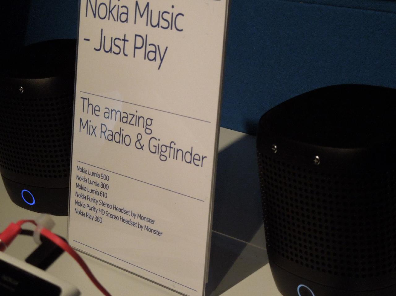 [27/02/2012] Nokia Lumia 900 und Lumia 610 (190 Euro) im Hans-on-Test mit Nokia Music und Nokia Read (7)