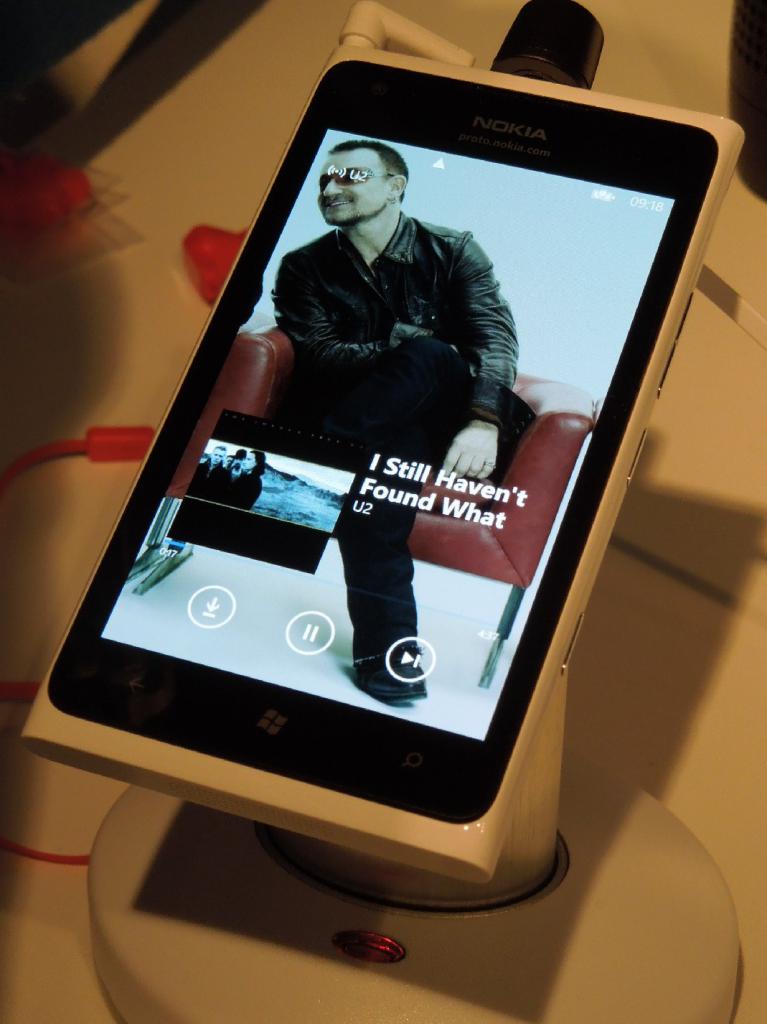 [27/02/2012] Nokia Lumia 900 und Lumia 610 (190 Euro) im Hans-on-Test mit Nokia Music und Nokia Read (8)