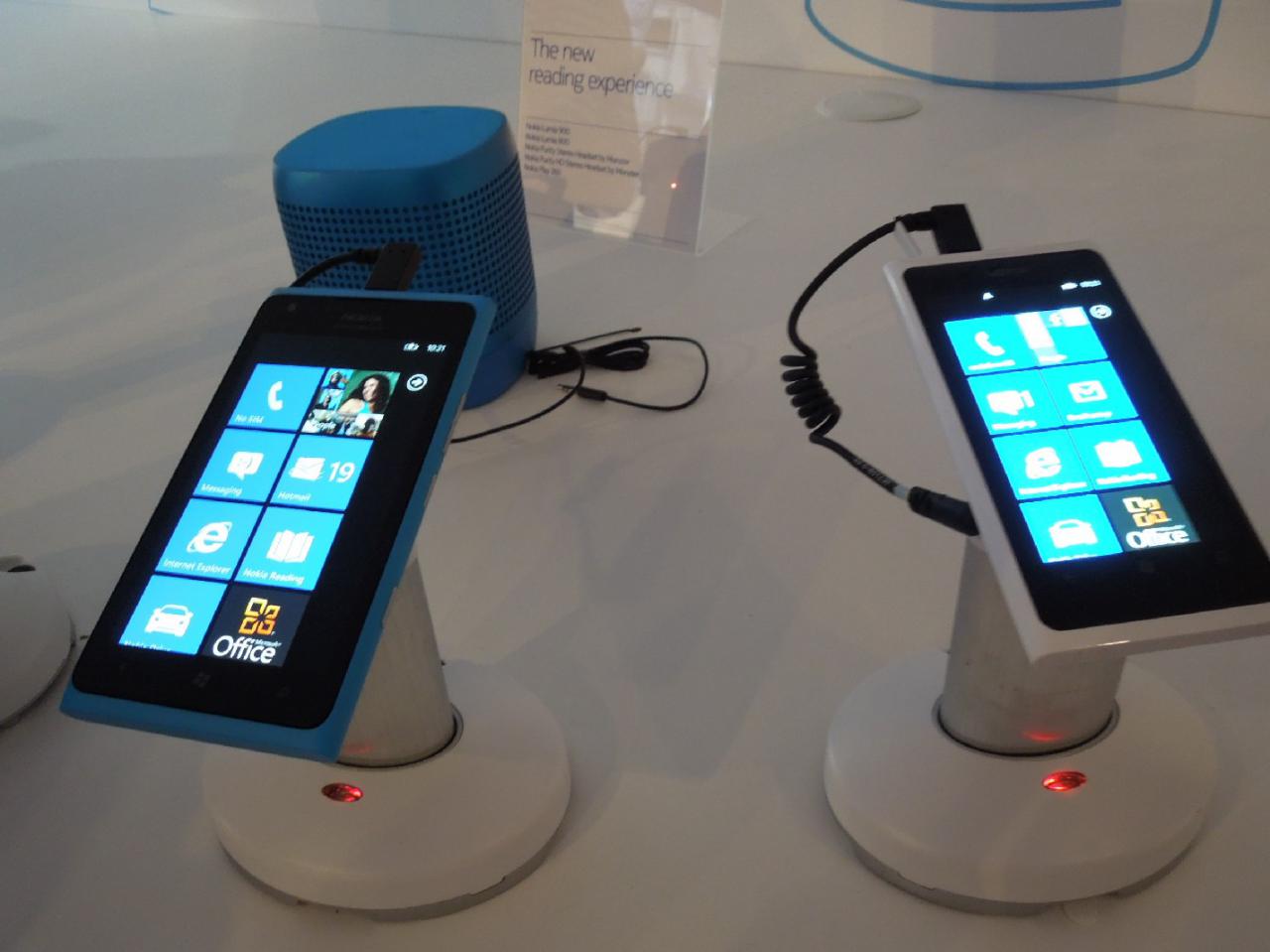 [27/02/2012] Nokia Lumia 900 und Lumia 610 (190 Euro) im Hans-on-Test mit Nokia Music und Nokia Read (12)