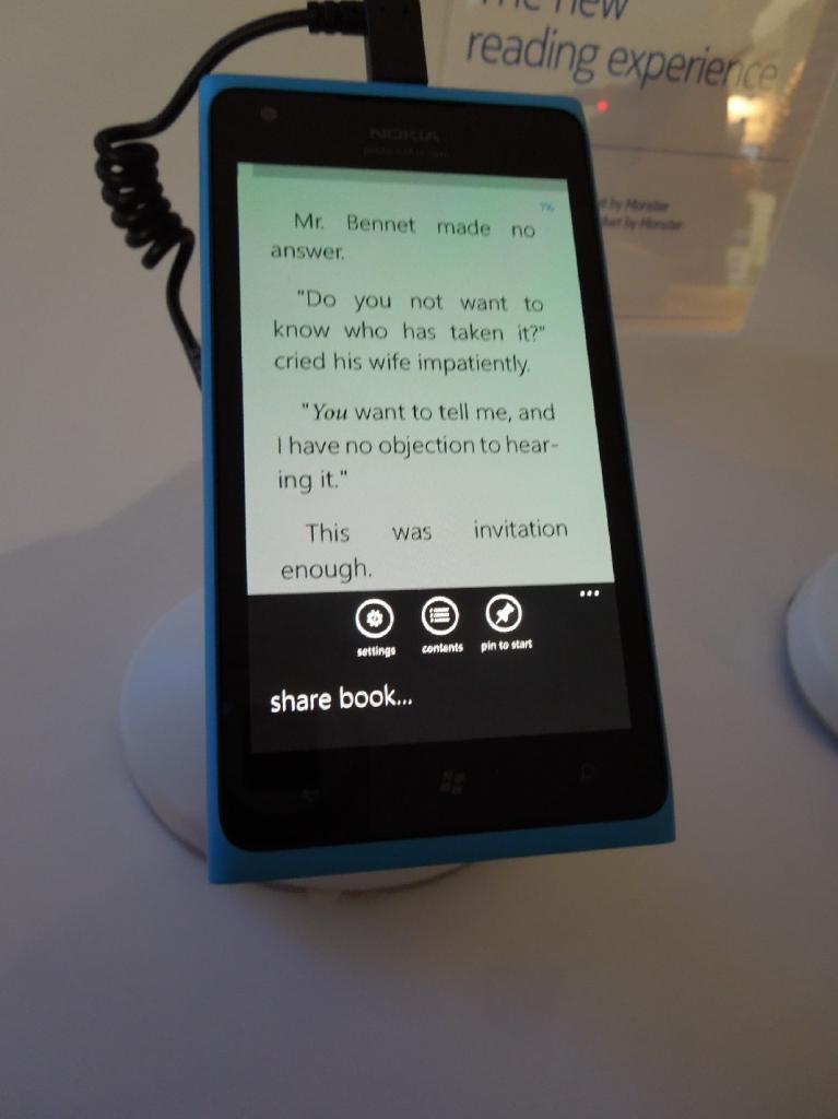 [27/02/2012] Nokia Lumia 900 und Lumia 610 (190 Euro) im Hans-on-Test mit Nokia Music und Nokia Read (17)