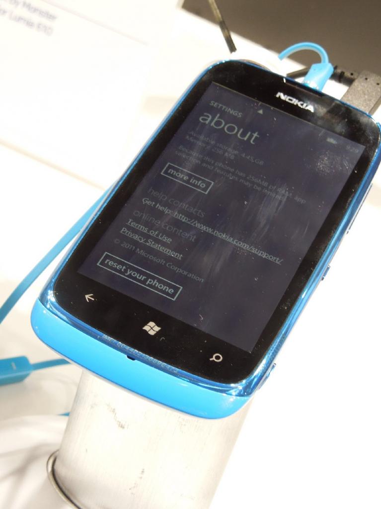 [27/02/2012] Nokia Lumia 900 und Lumia 610 (190 Euro) im Hans-on-Test mit Nokia Music und Nokia Read (26)