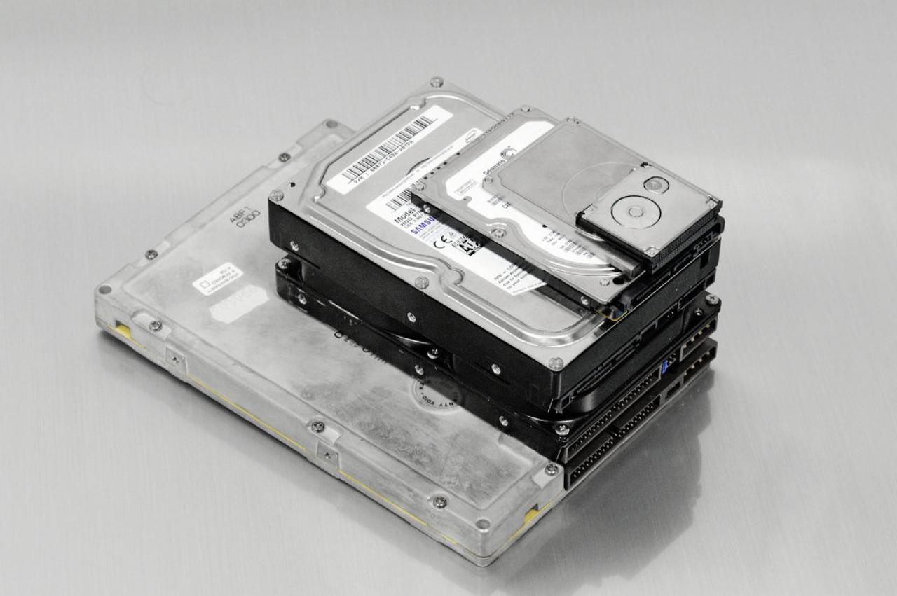 [09/02/2012] Festplatten: Formfaktoren von 5,25- bis 1,8 Zoll (v.u.n.o)