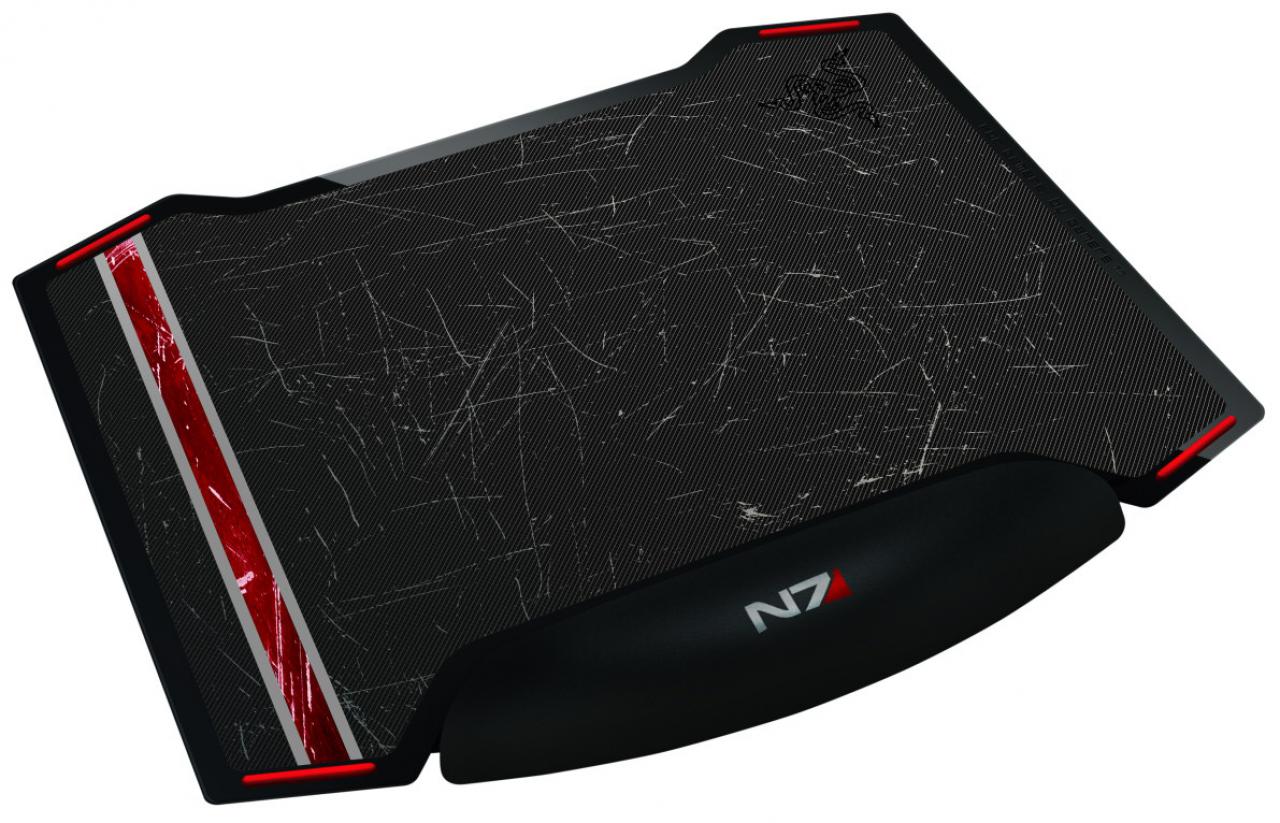 [17/02/2012] Mass Effect 3 Razer Vespula Dual Sided Gaming Mouse Mat 
