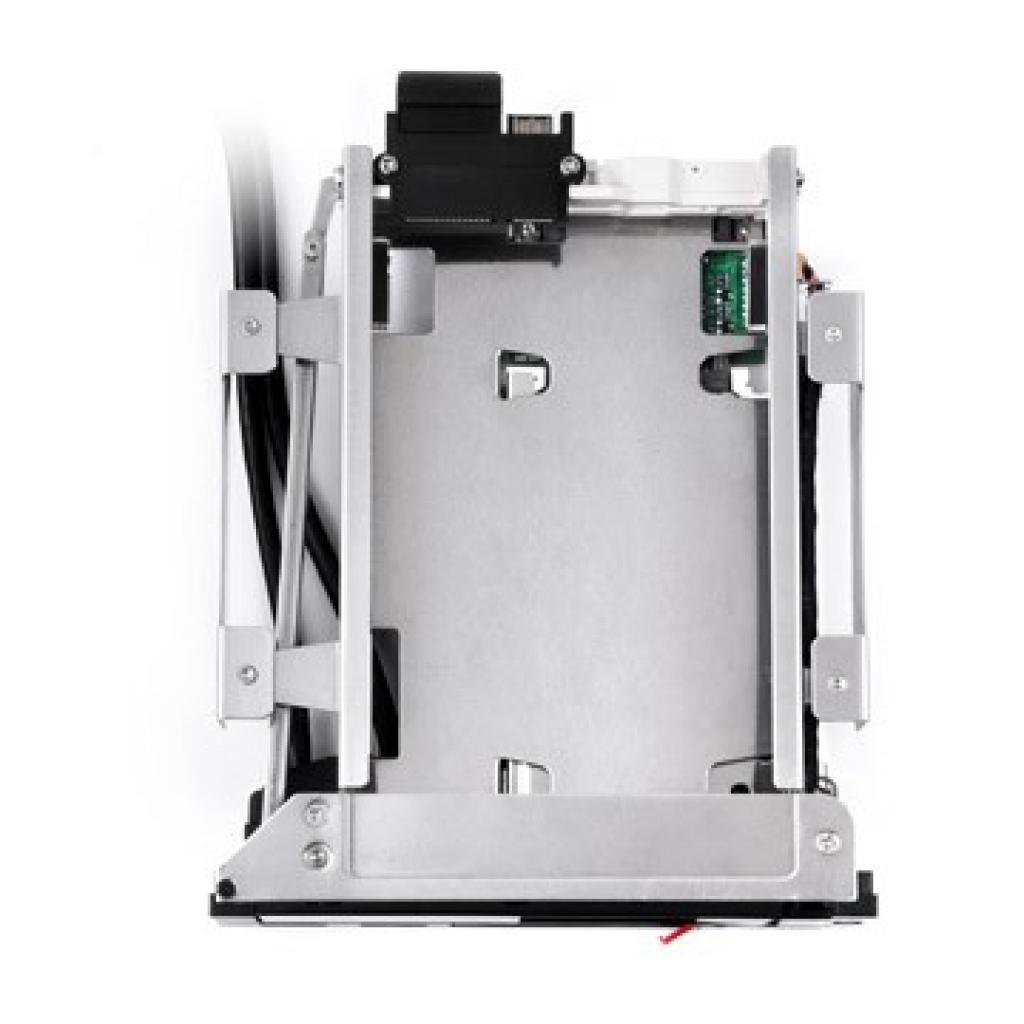 [22/02/2012] Thermaltake Max: Neues HDD-Rack und externes Festplattengehäuse mit USB 3.0. (7)