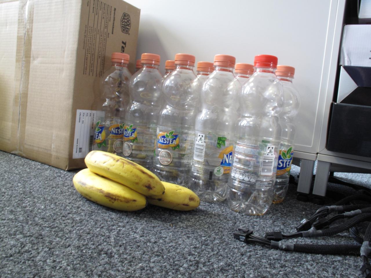 [24/02/2012] Ähnlich kontrovers hält es der Kollege Marc Sauter mit seiner Ernährung. Bananen mögen vorbildlich sein, aber dazu Literweise zuckersüßen Eistee?!