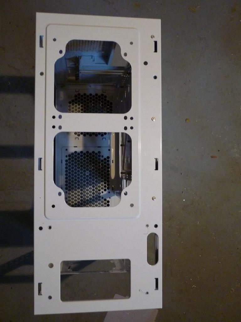 [03/02/2012] Wakü-Casemod: Blaues Leuchten aus dem Cooler Master CM 690 II (9)