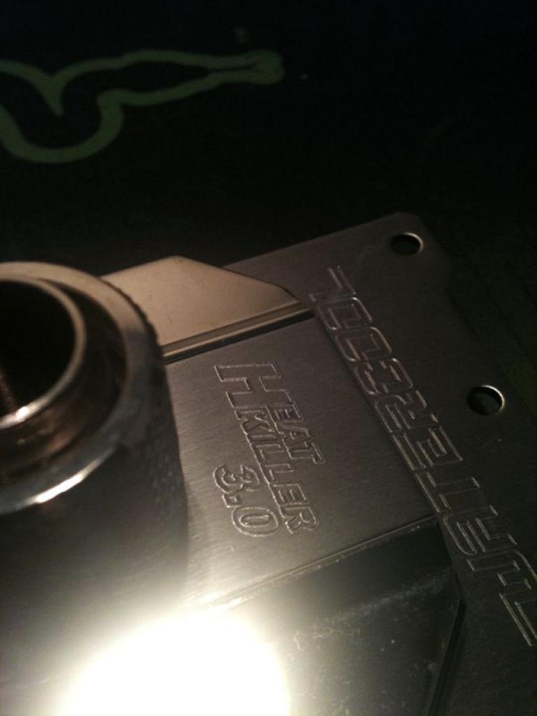 [03/02/2012] Wakü-Casemod: Blaues Leuchten aus dem Cooler Master CM 690 II (13)