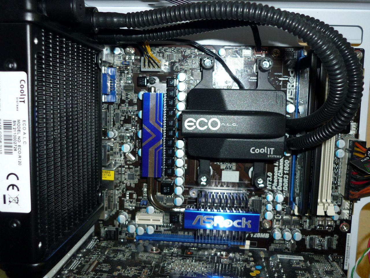 [03/02/2012] Wakü-Casemod: Blaues Leuchten aus dem Cooler Master CM 690 II (26)