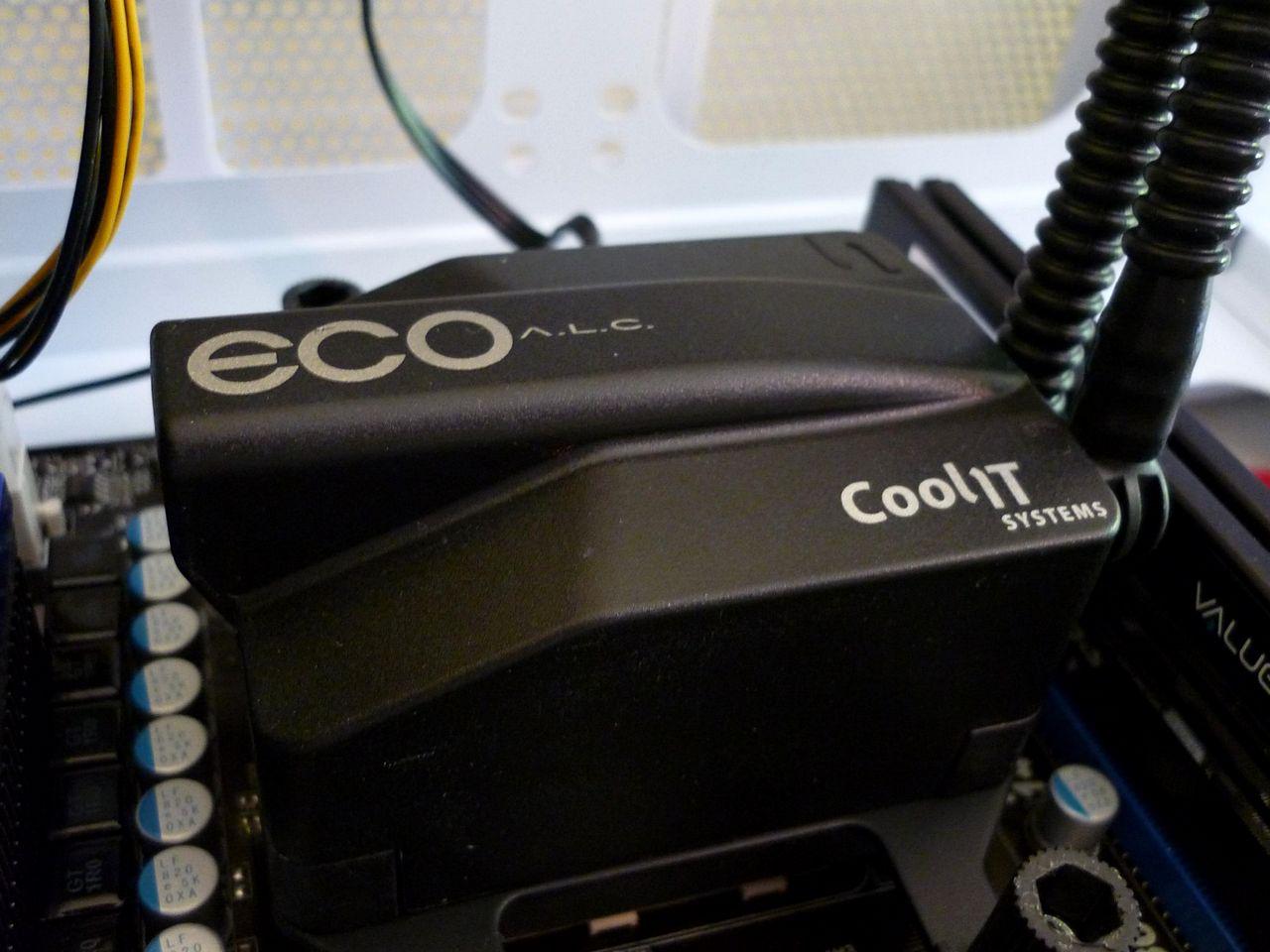 [03/02/2012] Wakü-Casemod: Blaues Leuchten aus dem Cooler Master CM 690 II (27)