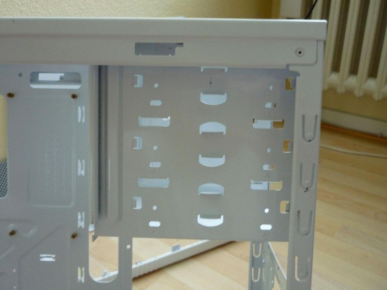 [03/02/2012] Wakü-Casemod: Blaues Leuchten aus dem Cooler Master CM 690 II (51)