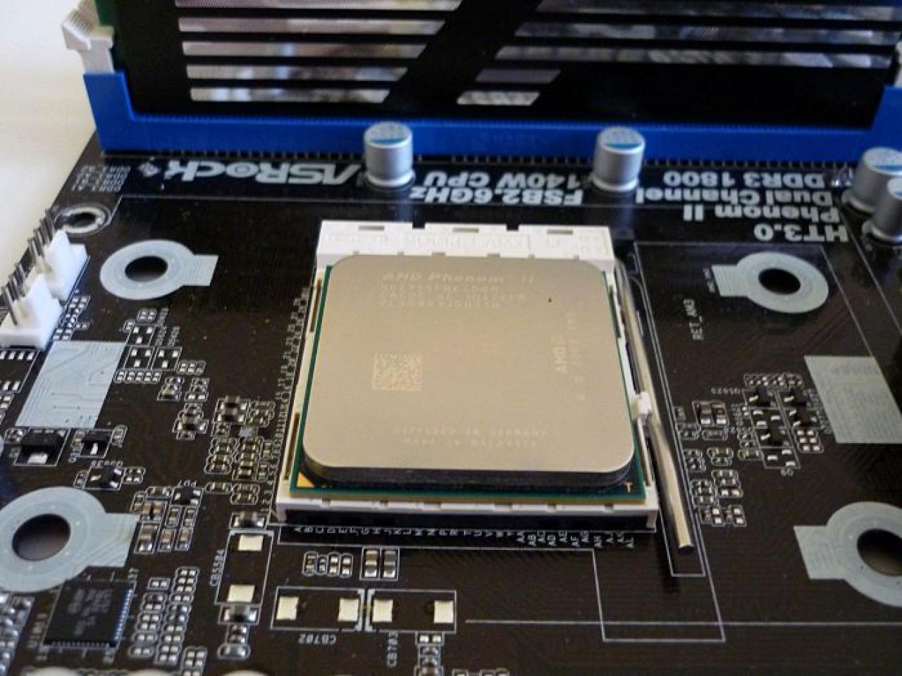 [03/02/2012] Wakü-Casemod: Blaues Leuchten aus dem Cooler Master CM 690 II (73)