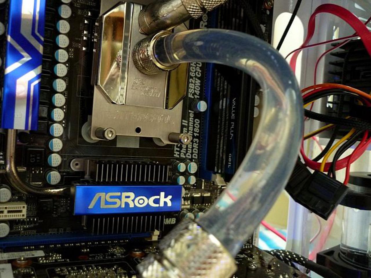 [03/02/2012] Wakü-Casemod: Blaues Leuchten aus dem Cooler Master CM 690 II (77)
