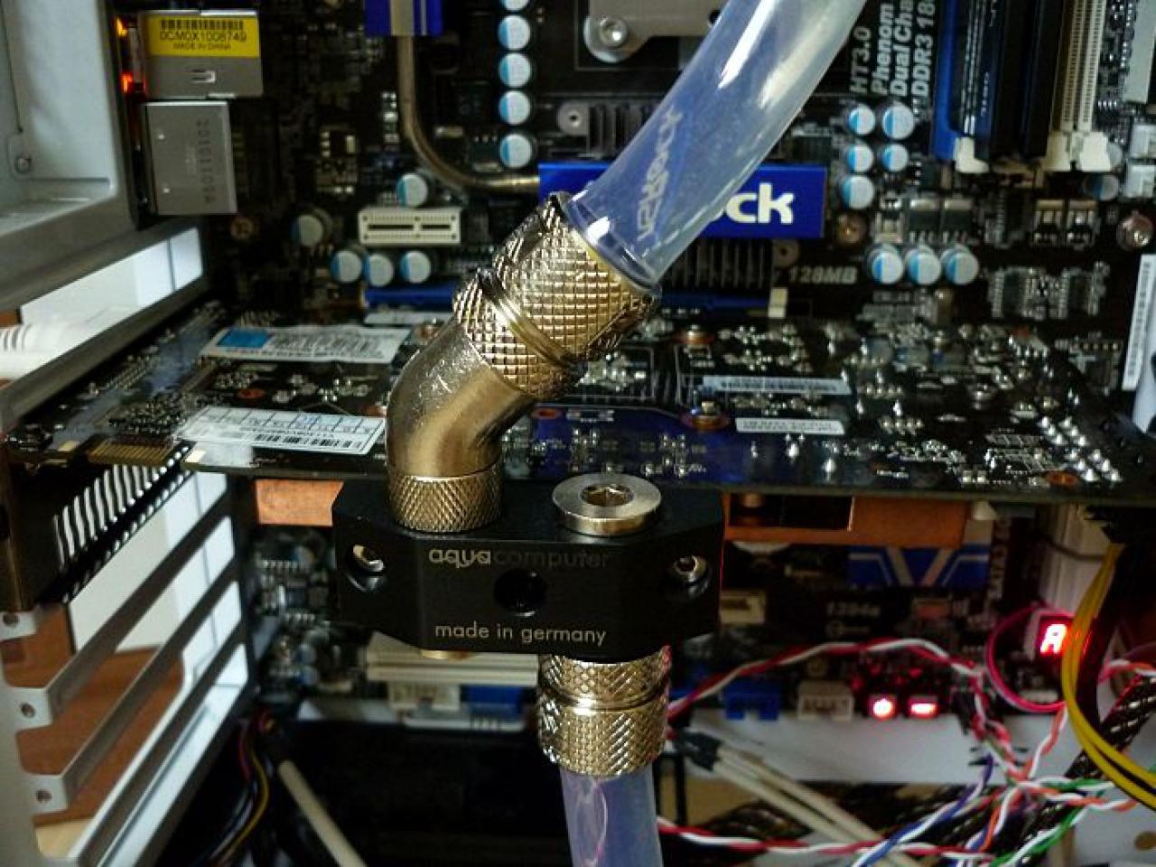 [03/02/2012] Wakü-Casemod: Blaues Leuchten aus dem Cooler Master CM 690 II (82)