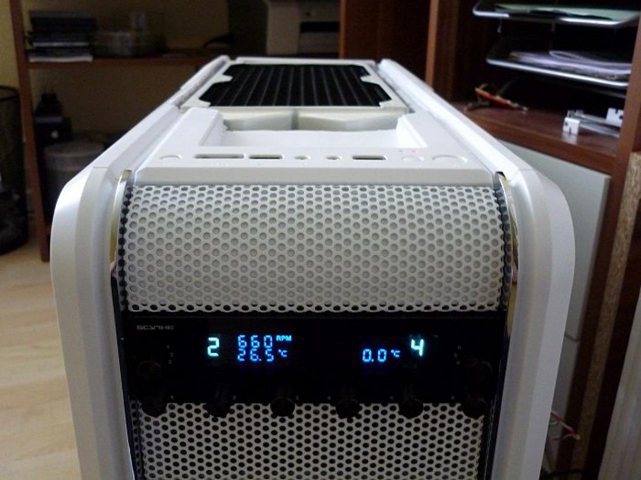 [03/02/2012] Wakü-Casemod: Blaues Leuchten aus dem Cooler Master CM 690 II (87)