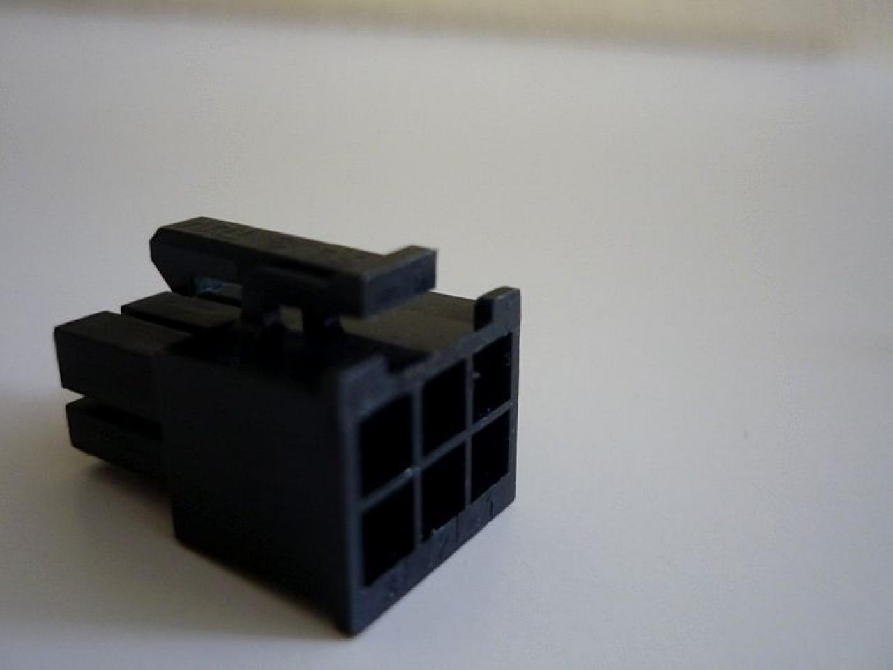 [03/02/2012] Wakü-Casemod: Blaues Leuchten aus dem Cooler Master CM 690 II (111)