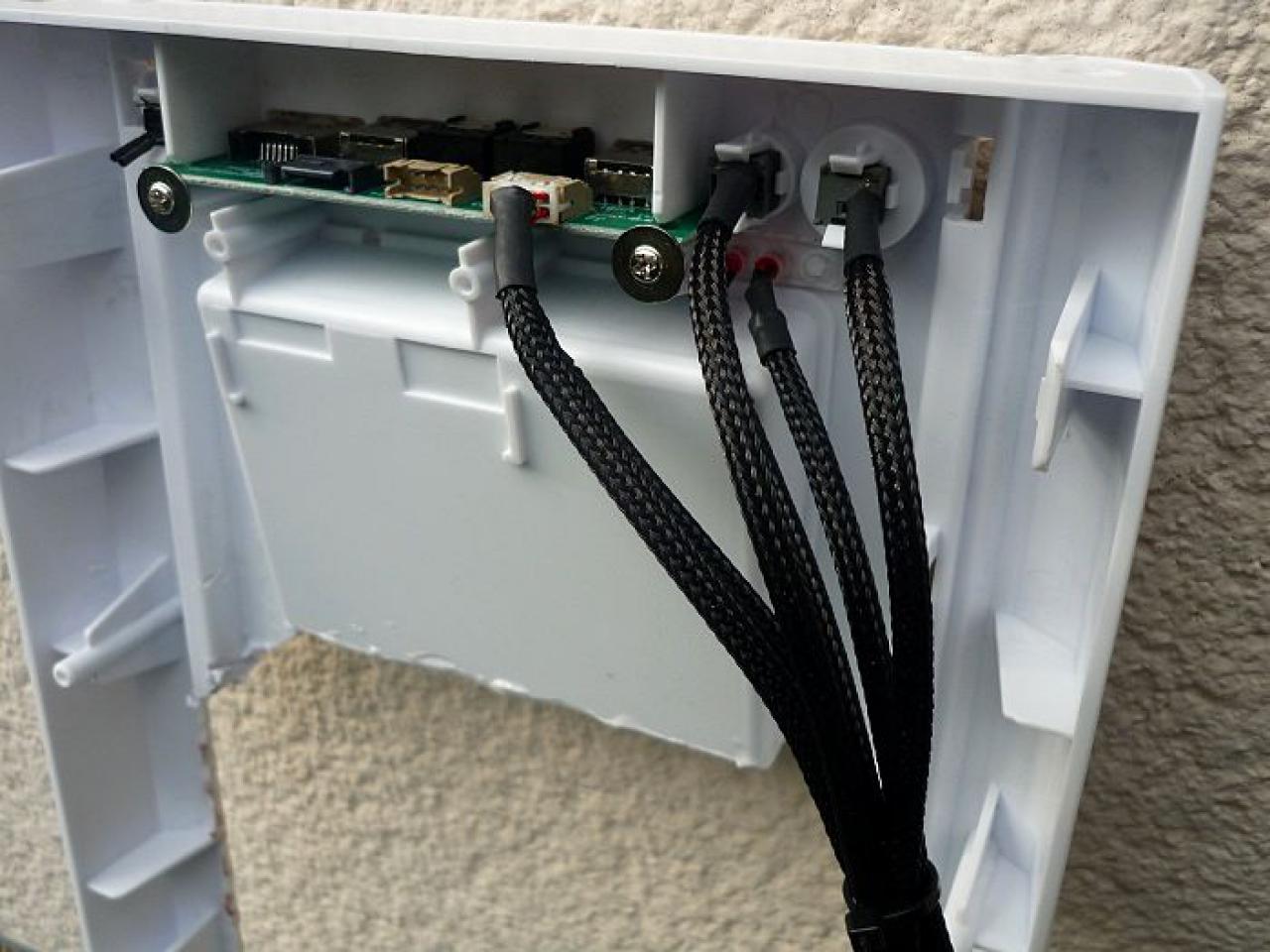 [03/02/2012] Wakü-Casemod: Blaues Leuchten aus dem Cooler Master CM 690 II (136)