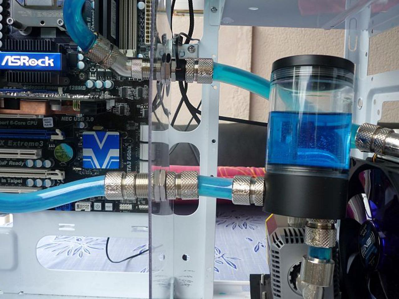 [03/02/2012] Wakü-Casemod: Blaues Leuchten aus dem Cooler Master CM 690 II (154)