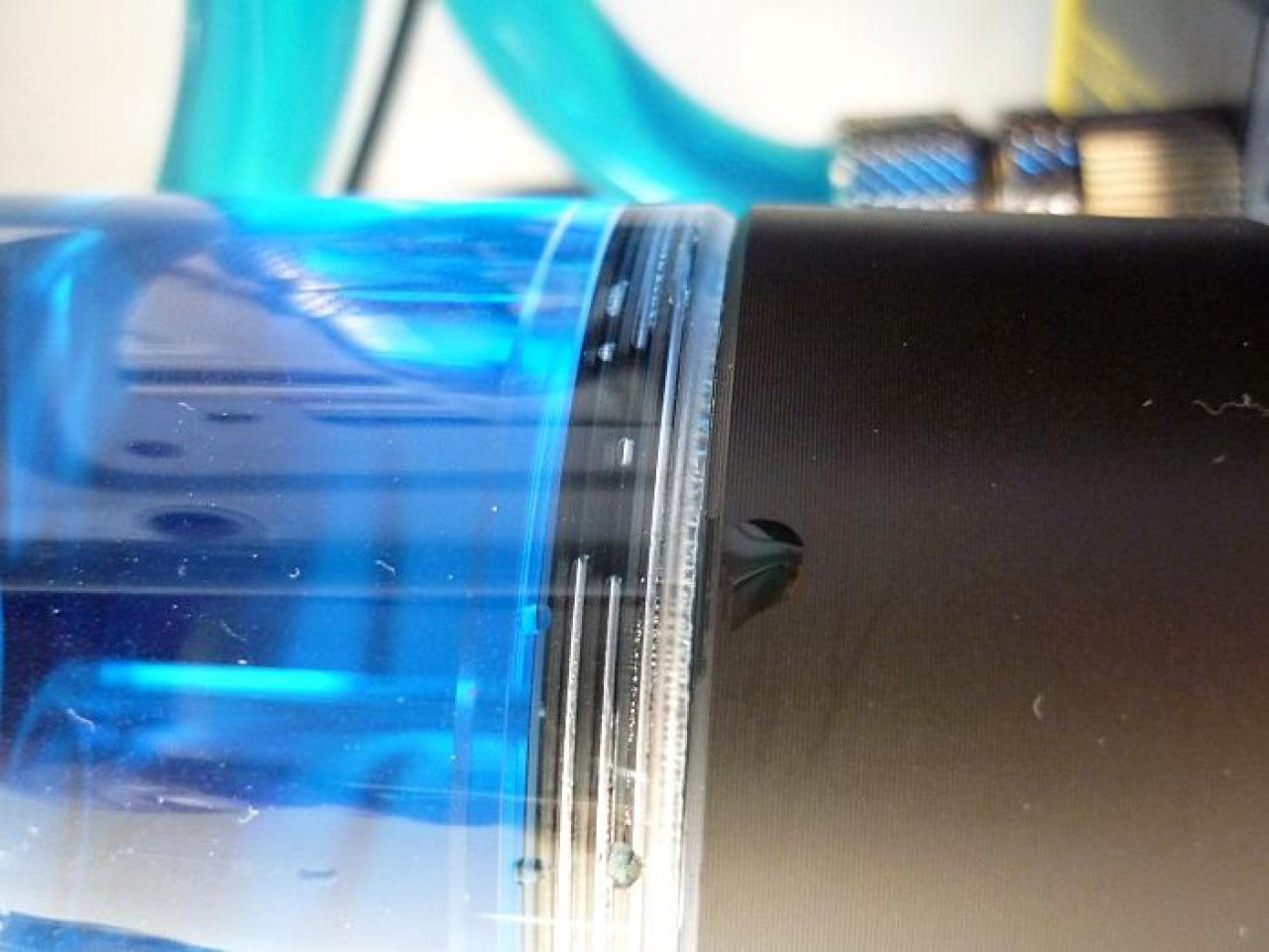 [03/02/2012] Wakü-Casemod: Blaues Leuchten aus dem Cooler Master CM 690 II (168)