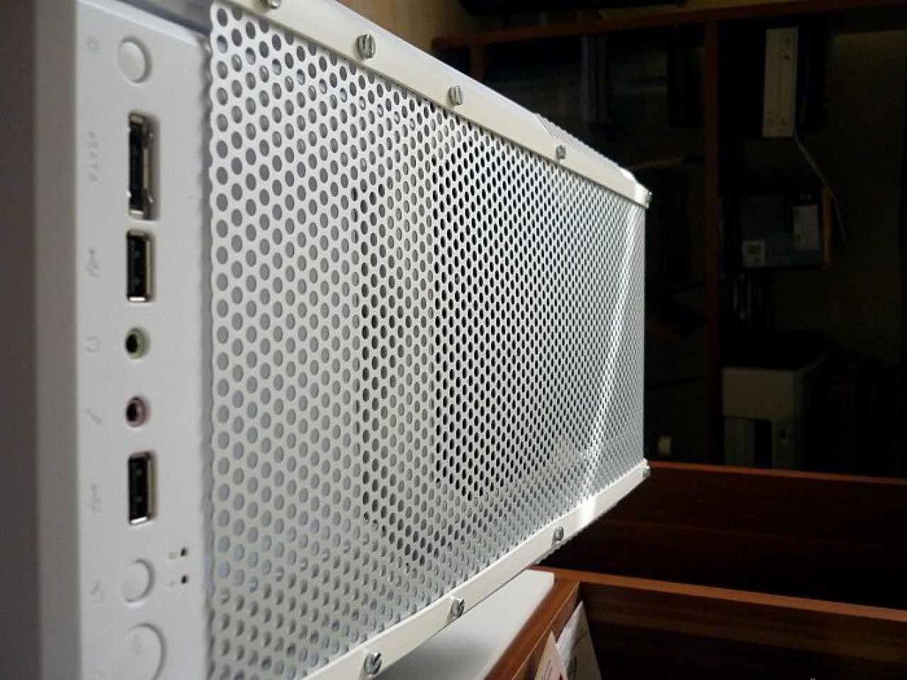 [03/02/2012] Wakü-Casemod: Blaues Leuchten aus dem Cooler Master CM 690 II (172)