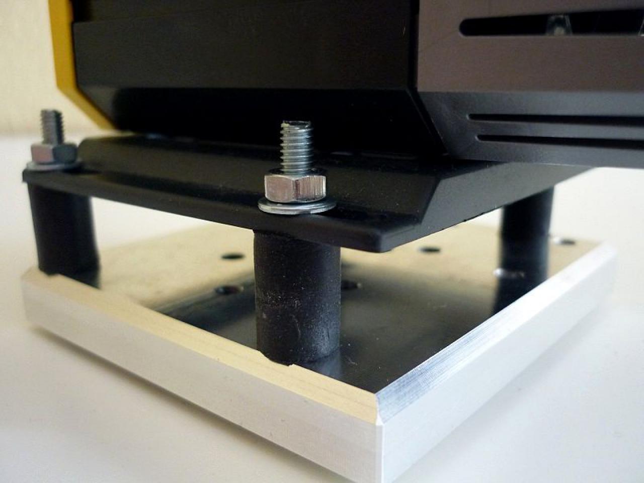 [03/02/2012] Wakü-Casemod: Blaues Leuchten aus dem Cooler Master CM 690 II (190)