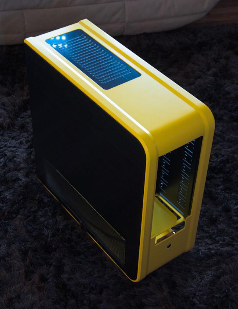 [24/02/2012] Projekt Angry Bee: Schwarz-gelbe Casemod in Bienen-Optik (1)