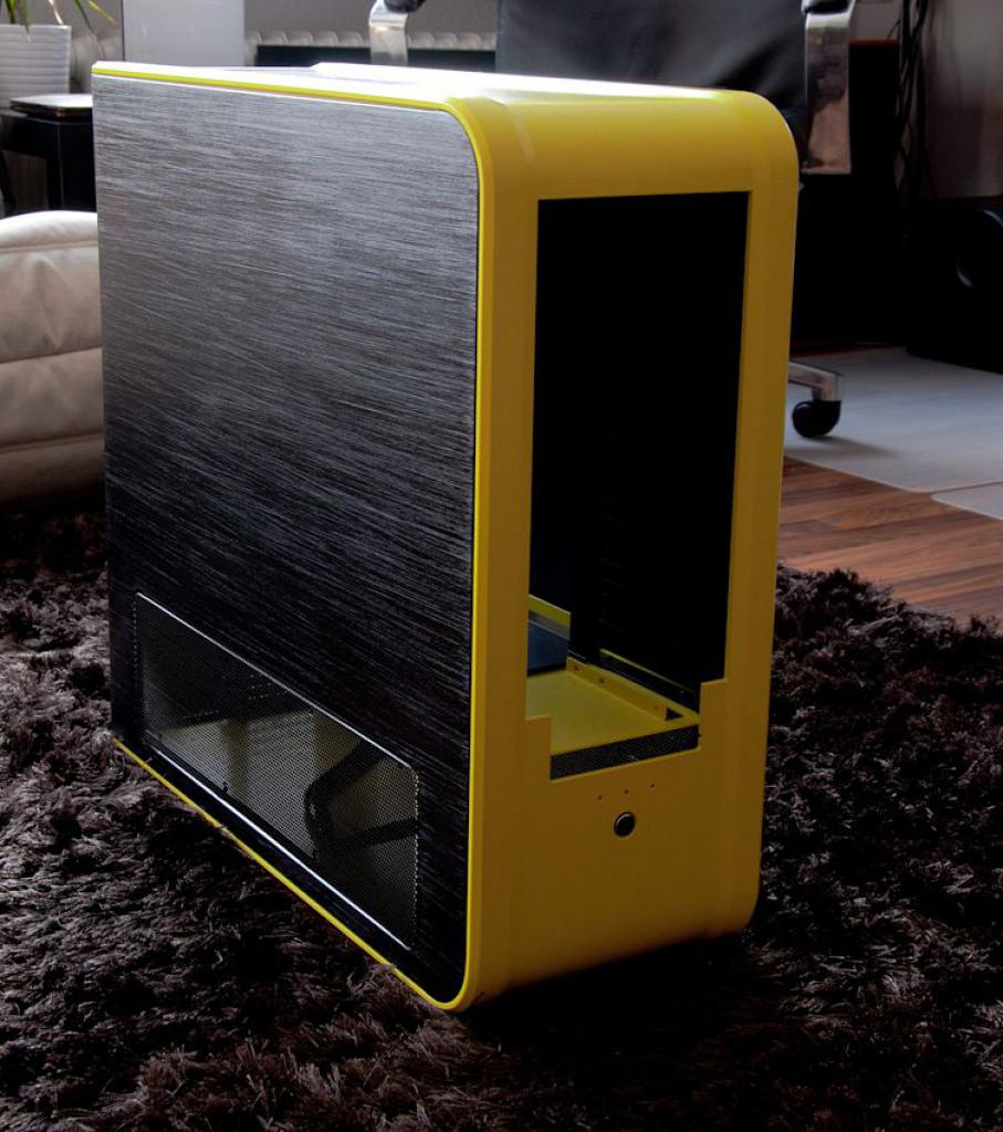 [24/02/2012] Projekt Angry Bee: Schwarz-gelbe Casemod in Bienen-Optik (3)