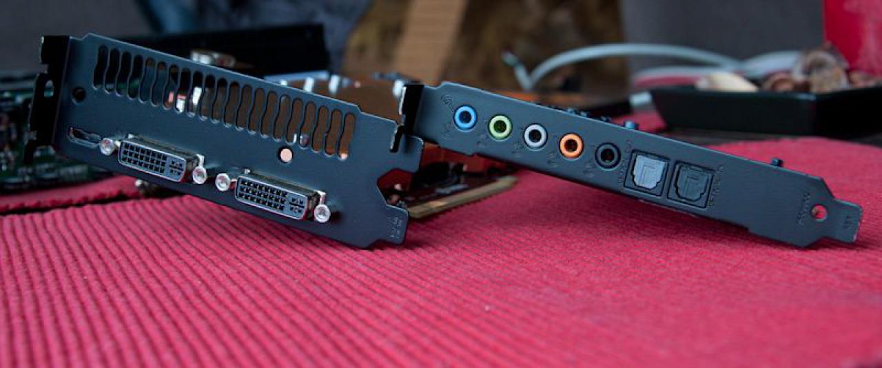 [24/02/2012] Projekt Angry Bee: Schwarz-gelbe Casemod in Bienen-Optik (18)