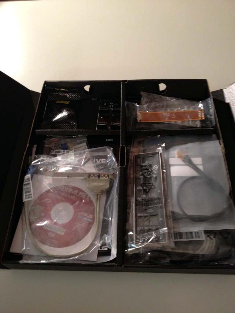 [03/02/2012] Bloody Mary: Weiß-rote Casemod mit interessanten Detaillösungen (30)