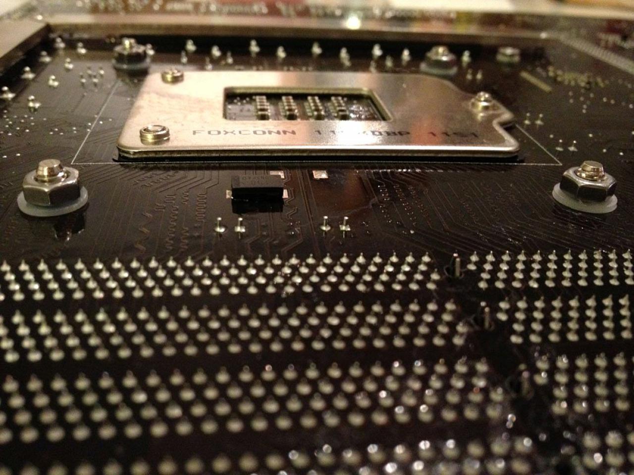 [03/02/2012] Bloody Mary: Weiß-rote Casemod mit interessanten Detaillösungen (74)