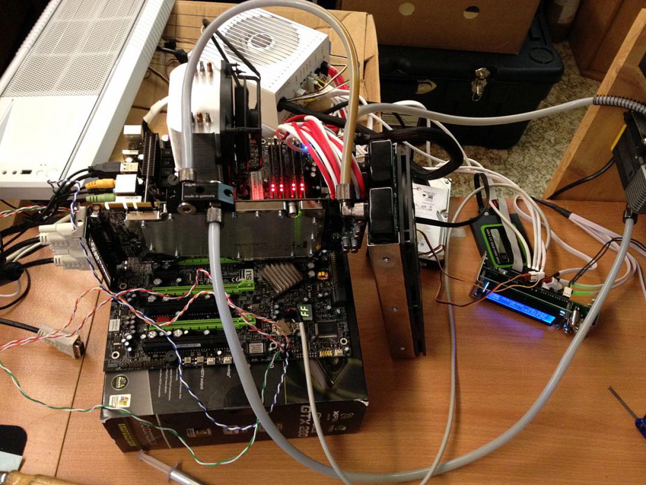 [03/02/2012] Bloody Mary: Weiß-rote Casemod mit interessanten Detaillösungen (85)