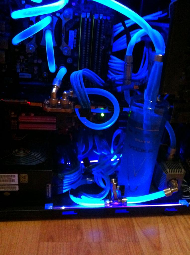 [07/02/2012] Update: Wodka-Flasche als Ausgleichsbehälter (10)