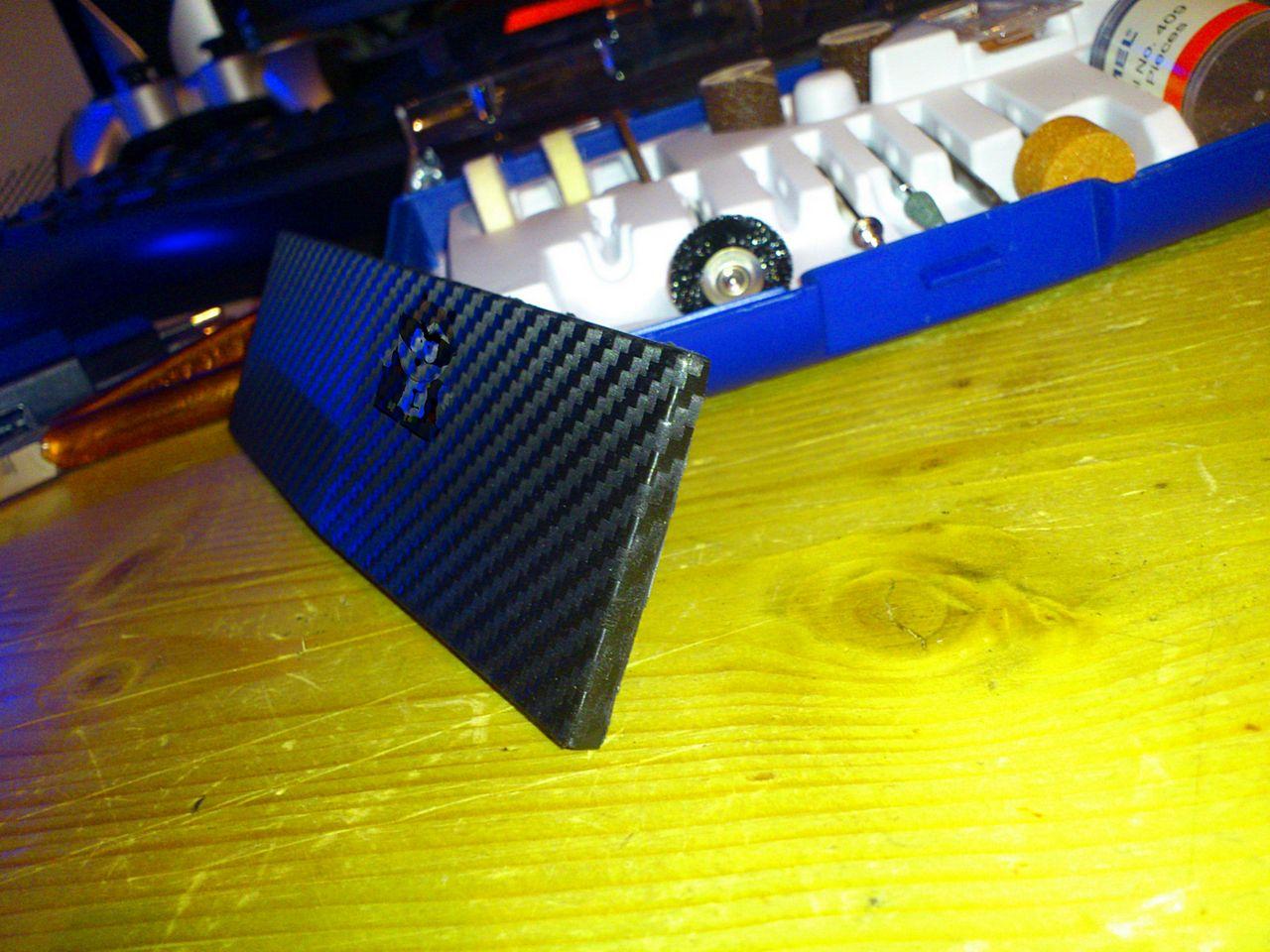 [16/02/2012] Fast and Furious: Raven-2-Casemod mit Carbonelementen und blauer Beleuchtung (10)