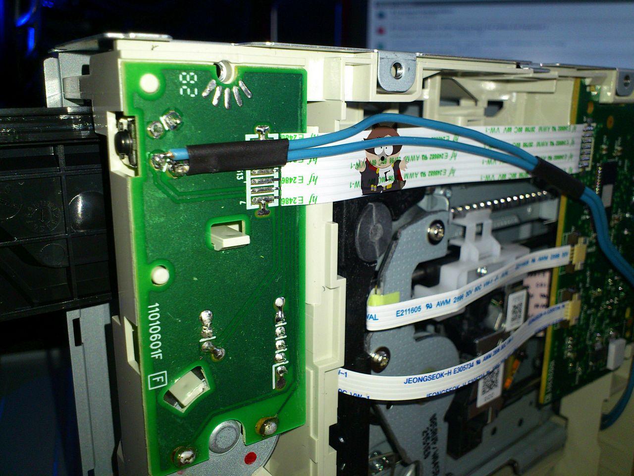 [16/02/2012] Fast and Furious: Raven-2-Casemod mit Carbonelementen und blauer Beleuchtung (18)